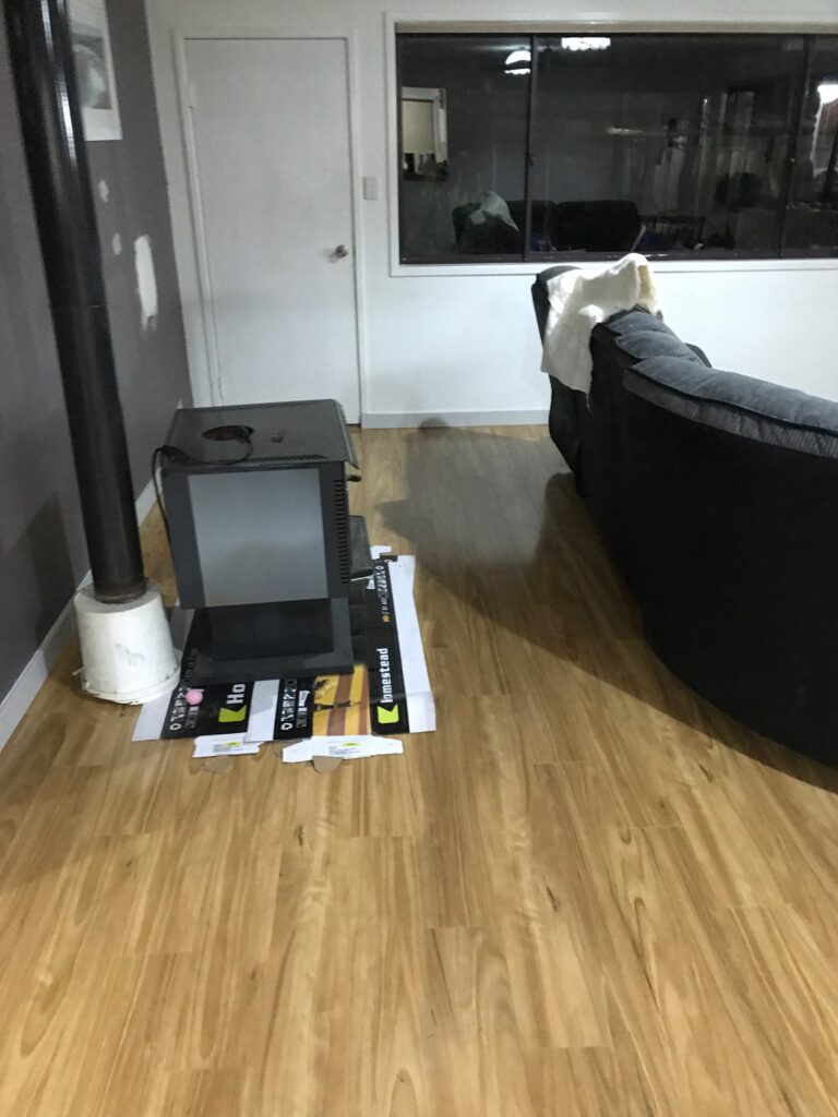 laminate flooring (16)