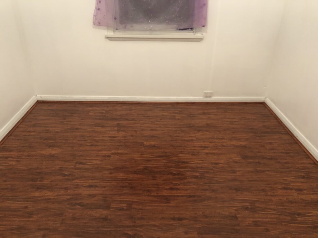 laminate flooring (22)