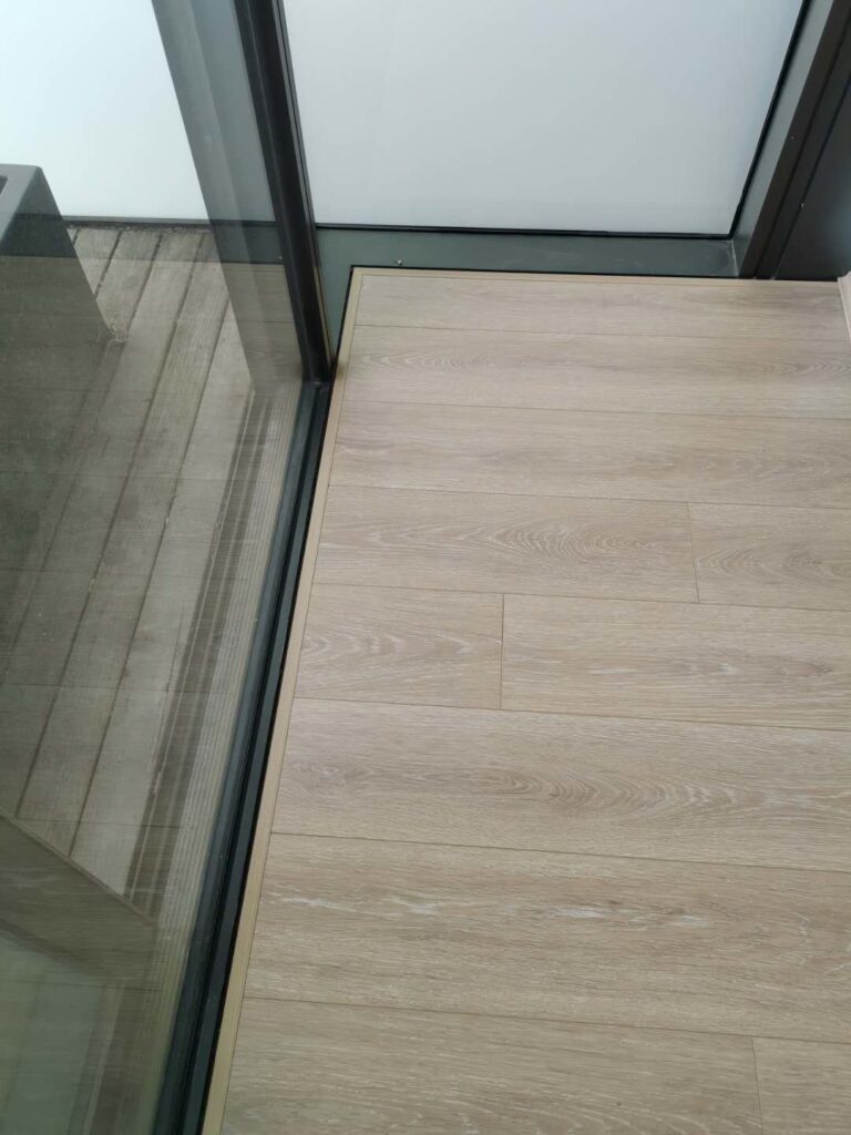 laminate flooring (30)